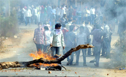 A political slugfest has broken out in Andhra Pradesh after the decision to carve out a Telangana state