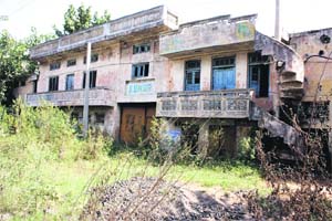 An abandoned foundry in Batala. Industrial plots have no buyers