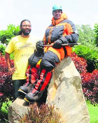 HIGH NOTE: Ameet Singh and (R) Rajeev Saumitra Photo: Pradeep Tiwari