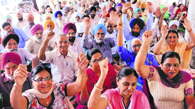 Members of the Kendriya Punjab Lekhak Sabha protest at Bridge Market in Sector 17, Chandigarh, on Friday.
