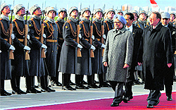 Prime Minister Manmohan Singh gets a guard of honour on his arrival in Moscow on Sunday