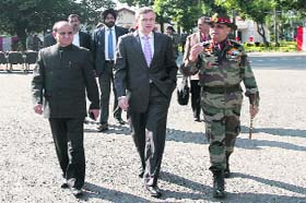 J&K Chief Minister Omar Abdullah and Northern Command chief Lt Gen Sanjiv Chachra (right) at a civil-military conference at Nagrota near Jammu on Tuesday