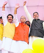 HJC chief Kuldeep Bishnoi, BJP leader Arun Jaitley and Haryana BJP chief Ram Bilas Sharma in Hisar on Sunday.