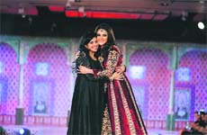 Bling factor: Niki Mahajan with Neha Dhupia