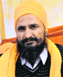 Gurbaksh Singh Khalsa (L) has been on fast for the past 40 days