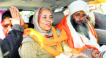 Gurmeet Singh (right) with his mother and sister after paying obeisance at Gurdwara Amb Sahib on Wednesday