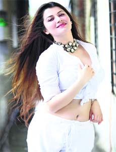 Girl unplugged: Kainaat Arora