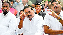 Andhra Pradesh CM Kiran Kumar Reddy with Congress leaders at a dharna against the Centres move to carve out a separate Telangana state in New Delhi on Wednesday