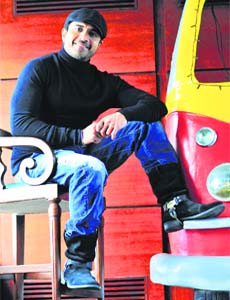 Turntables: Akbar Sami Photo: S Chandan