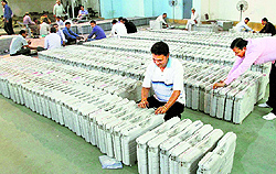 Officials check EVMs ahead of Phase 3 of polling in Gurgaon