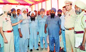Police officials apprise school bus drivers of traffic rules in Ludhiana