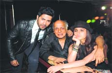 Kodak moment: Varun Dhawan, Mahesh Bhatt and Alia Bhatt