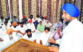 SGPC member Nirmal Singh Jolakalan addresses a gathering  at Nada Sahib gurdwara in Panchkula on Saturday