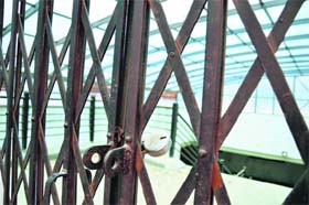 The locked underpass near the Mini-Secretariat