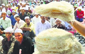 Vermicelli being sold outside the mosque