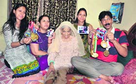 Vikas Thakur’s family all smiles in Ludhiana