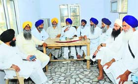 Jagdish Singh Jhinda, president of the HSGMC along with committee members at Kaithal on Thursday