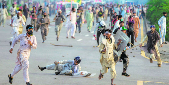 A file photo of anti-government protesters during the ‘Revolution March’ in Islamabad. Reuters