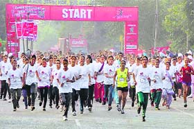 People take part in mini-marathon "Dil Ki Daud" in Ludhiana on Sunday