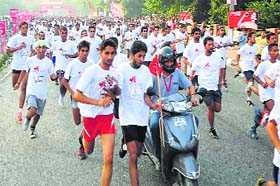 People take part in mini-marathon "Dil Ki Daud" in Ludhiana on Sunday
