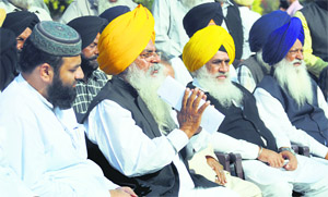 Pritpal Singh (second from left), president, Gurdwara Dukh Niwaran Sahib, addresses mediapersons at a press conference in Ludhiana on Thursday.