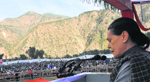 Congress chief Sonia Gandhi at a rally in Ramban.