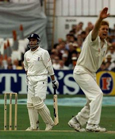 South Africa's Shaun Pollock (right) appeals for LBW against England's Mark Ramprakash (left) who was dismissed for 25 on the third day of the 5th and final England/South Africa test at Headlingley, Leeds, on Saturday. AP/PTI