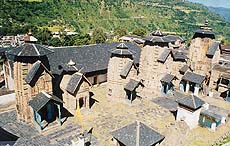 The Laxami Narayan temple, a cluster of six shrines, is located in the heart of the town