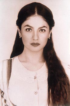 POOJA BHATT