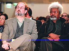 British writer Salman Rushdie and Nigerian Nobel laureate Wole Soyinka