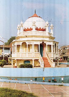 The' mazaar' of Meera Sahib, a Sufi saint 