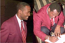 HEATHROW, LONDON : (Left) West Indies cricket captain Brian Lara pictured after an agreement was signed in Heathrow airport hotel in London on Monday, between the team players and the West Indies Cricket Board, concerning the West Indies tour of South Africa.— AP/PTI