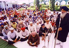 Chief Minister Parkash Singh Badal paying tributes to the founder VC of GND University near Chandigarh on Saturday