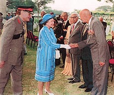Lt. Col. Akhe Ram meets Queen Elizabeth