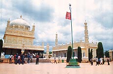 The mausoleum which has the graves of Hyder Ali, Fatima Begum and Tippu