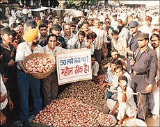 Jaspal Bhatti's dig at onion price