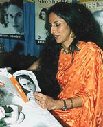 Shobha De