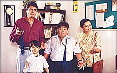 Kanwaljeet and Tanvi Azmi in Family No. 1