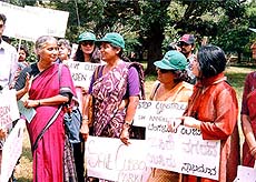 Environmental activist Medha Patkar joining a "save Cubbon Park protest" 