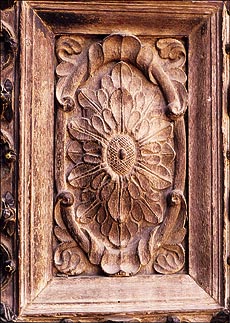 A floral creation on door panel. — Photos by the writer