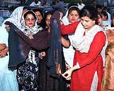 Supporters of Benazir Bhutto