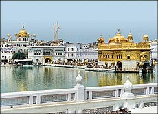 The task of regilding the domes of Harmandar Sahib was entrusted to the UK-based Guru Nanak Seva Jatha