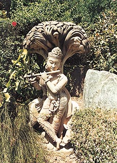 Garden adornment