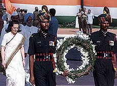 Sonia Gandhi on her way to pay homage at Amar Jawan Jyoti