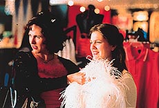 Drew Barrymore and Moley Shannon in Never Been Kissed.