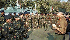 Army Chief General V.P. Malik with the members of the Indian contingent of UN Peace-keeping force to Sierra Leone in New Delhi on Saturday