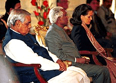 President K. R. Narayanan, Prime Minister A. B. Vajapyee and Congress President Sonia Gandhi at the birth centenary tribute Asfaqullah Khan at Rashtrapati Bhavan in New Delhi on Saturday