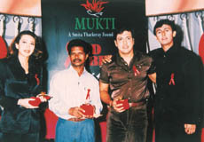 Sonu Nigam with Karisma, Govinda and the special guest on The Red Ribbon Show...
