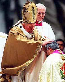 The Pope ordains as new Bishop Mathew Moolakkattu from India.