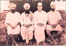 Jai Parkash Narayan (second from the right) with his revolutionary friends